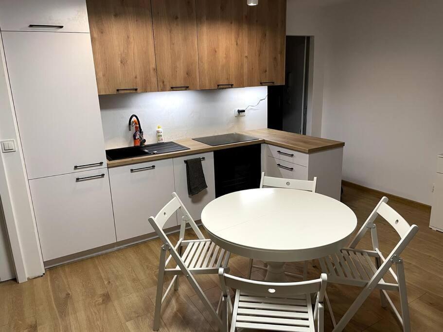 Lucky Seven Cosy 1-Bedroom Apartment, Free Parking Krakau Exterior foto